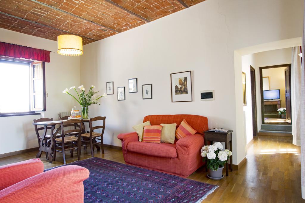 Relais Castello Di Razzano Hotel