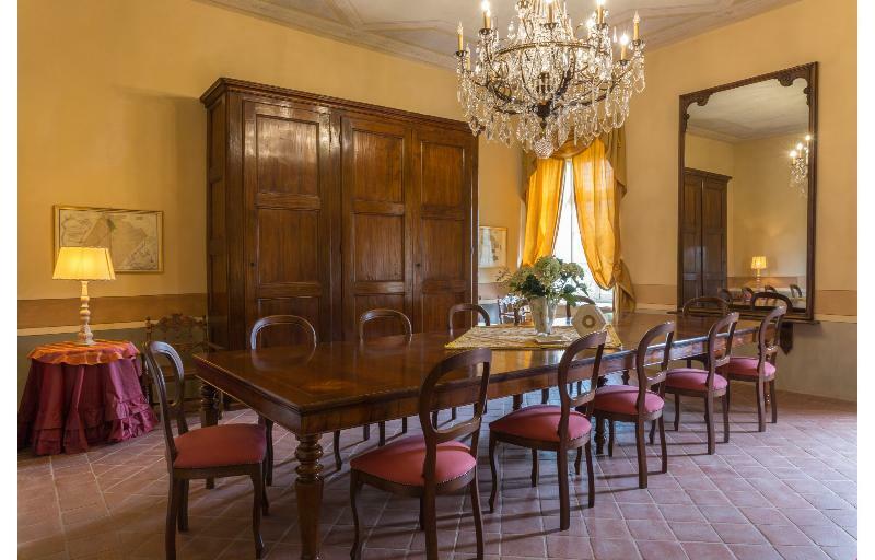 Relais Castello Di Razzano