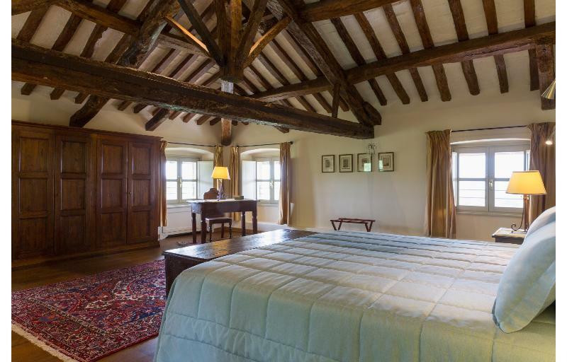 Relais Castello Di Razzano 3*